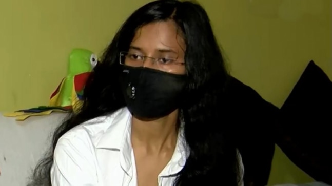 I push or slap when someone comes close: Lucknow woman who thrashed cab driver | Exclusive