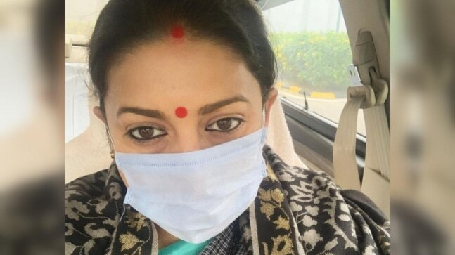Mask zaroor pehno, says Smriti Irani in her brand-new Monday Mantra post on Insta