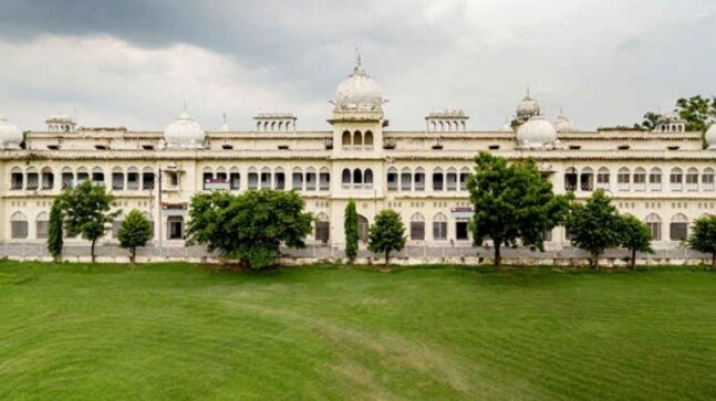 Lucknow University creates record of 73084 applications for 9000 seats