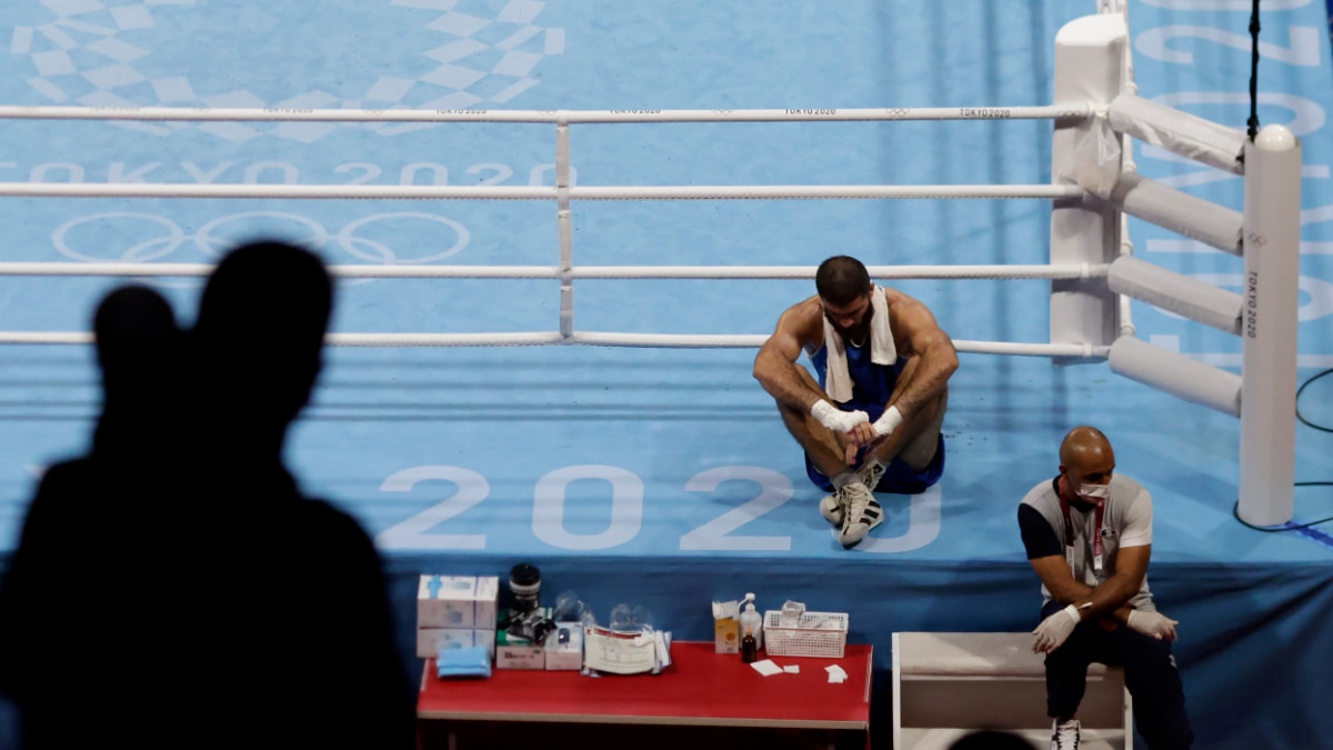 Tokyo Olympics: France boxer Mourad Aliev protests with sit-in over disqualification, punches camera in frustration