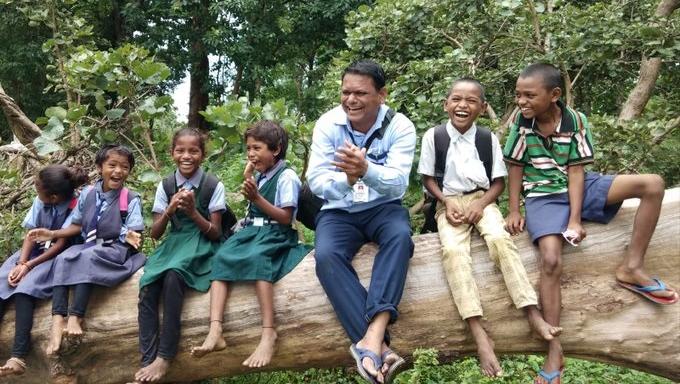 Maharashtra teacher helping 'jungle batches' learn with loudspeakers, projectors and puppet shows to get national award