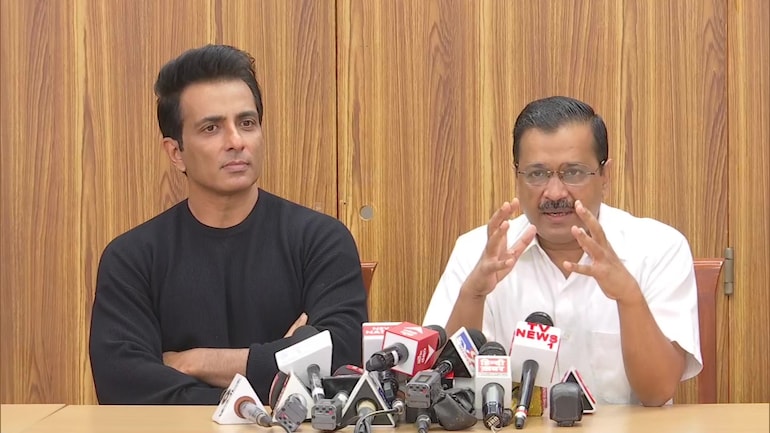 Sonu Sood meets Arvind Kejriwal, to become ambassador of Delhi govt's 'Desh ke Mentors' programme - India News