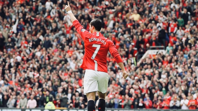 Cristiano ronaldo man u top jersey
