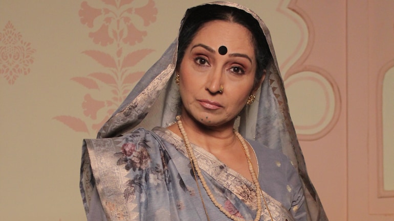 Ketki Dave plays Maadi Maa on Balika Vadhu 2.