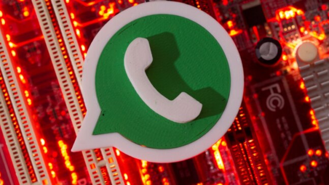 WhatsApp working on voice message transcription feature for iOS users