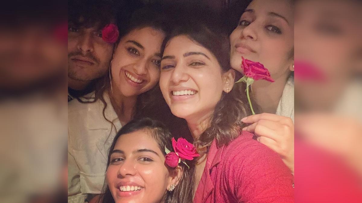 Trisha parties with Samantha, Keerthy Suresh and Kalyani Priyadarshan. See  pics - Movies News