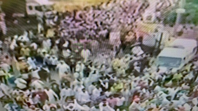 Thousands of farmers march to Karnal mini secretariat as talks with Haryana govt fail | WATCH