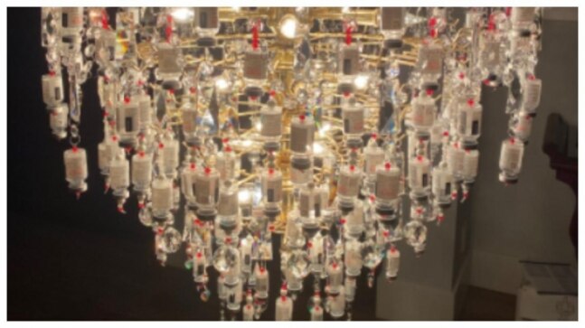 US nurse makes chandelier with empty Covid vaccine vials. Internet reacts to viral post