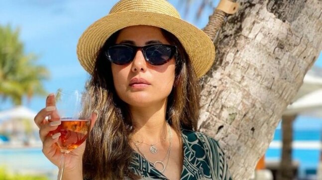 Hina Khan is enjoying sun, sand and beach in Maldives