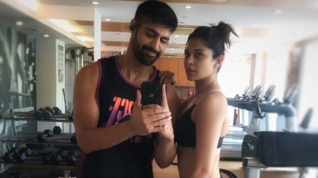 Tanuj Virwani shares gym selfie with Jennifer Winget as they prep for Code M Season 2