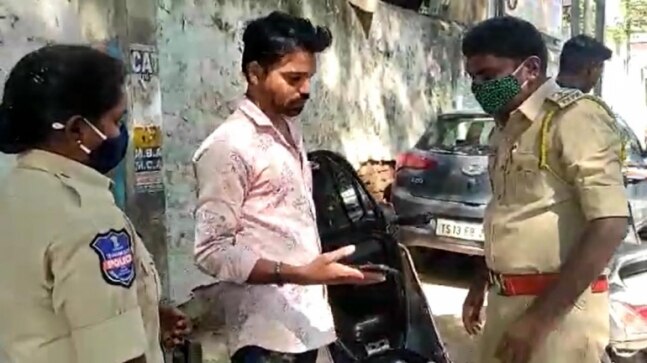 Hyderabad Police stops commuters, checks phones for ‘ganja, drugs’ chats, triggers social media outrage