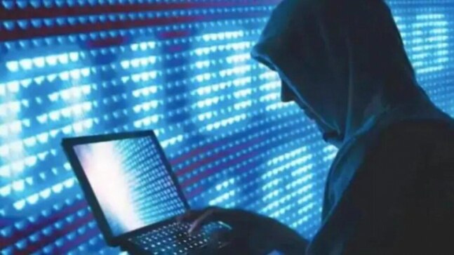 Noida: Two held for looting 12 people after befriending them online