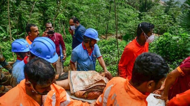 Kerala rains: Death toll mounts to 27, red alert issued for 11 dams across state