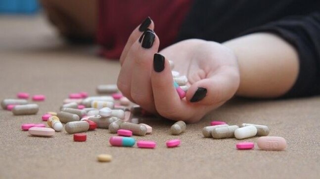 How to prevent student suicides: Warning signs and risk factors - Vimarsana News