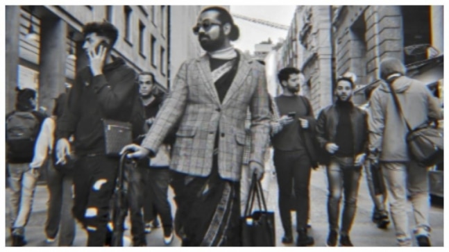 Kolkata man in saree and bindi rocks streets of Milan. Internet loves viral pics