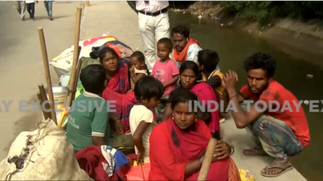 Killings of migrant labourers trigger exodus of workers from Kashmir Valley