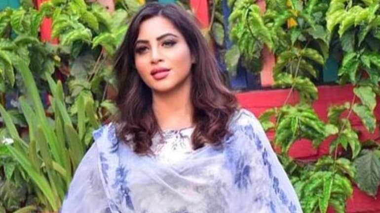 Bigg Boss 14's Arshi Khan hospitalised after escaping accident in Delhi - Television News