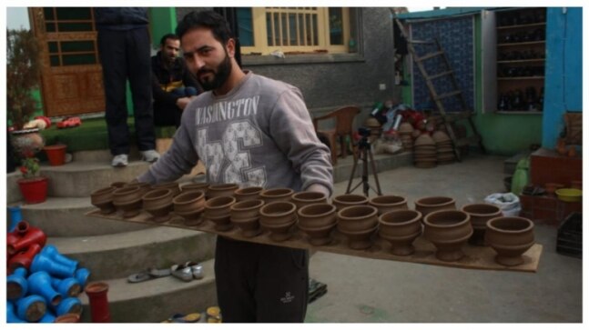 This Kashmiri boy is reviving the art of glazed pottery. Read his story here - Vimarsana News