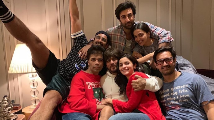When Shah Rukh Khan partied with Alia-Ranbir, Deepika-Ranveer, Aamir. Old pic goes viral