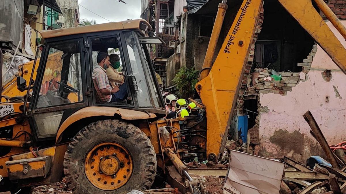 2 children die as three-storey building collapses in Andhra Pradesh's Anantapur