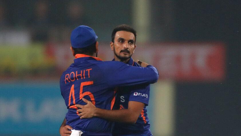 Harshal Patel Can Form A Formidable Partnership With Jasprit Bumrah: Daniel Vettori 2 Harshal Patel ended the match with figures of 2/25.