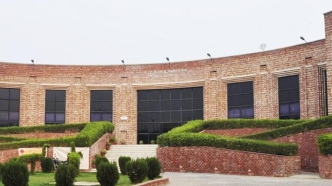 JNUSU Requests UGC to extend research submission dates, disbursal of Non-NET Fellowship