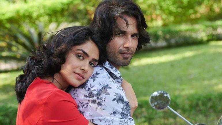 Shahid Kapoor and Mrunal Thakur discuss 'exes'. Who are they talking about?  - Movies News