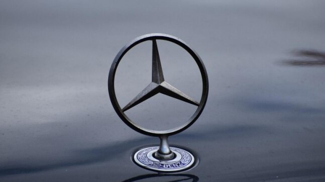 60 rare Mercedes-Benz cars take part in a rally in Mumbai - Vimarsana News