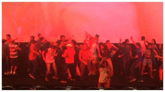 Desi people dance to Zingaat at theatre in USA. Old video goes viral