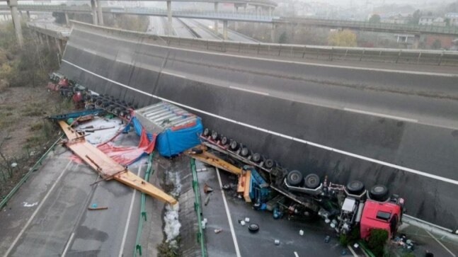 Four killed in expressway bridge collapse in China's Hubei province