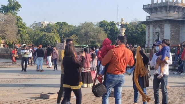 Tourists throng Rajasthan’s Jaipur despite surge in Covid-19 cases