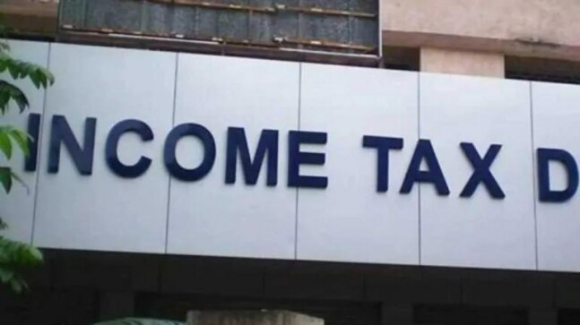 Rs 5,500 crore of two Chinese mobile companies under scanner of Income Tax department