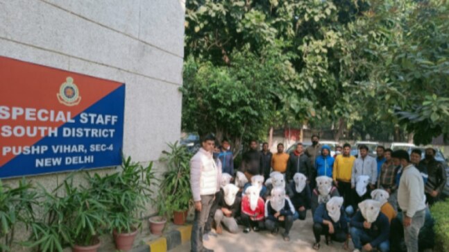 Delhi Police arrests 16 for gambling; three Chartered Accountants nabbed - Vimarsana News