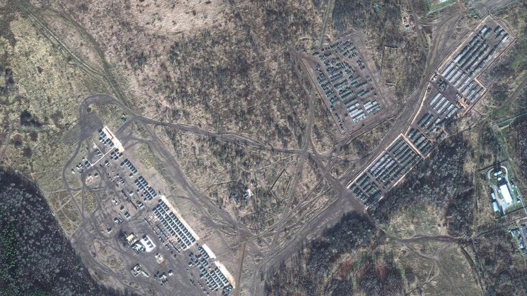 Image: https://akm-img-a-in.tosshub.com/indiatoday/images/story/202112/N3SBNCEPYZNYDLICDURSEJZXF4_0_1200x768.jpeg?8LVHTXoE4dUTDcwE0HV0QjJKndtHCsBX&size=770:433 Satellite images show Russia still building up forces near Ukraine - World  News