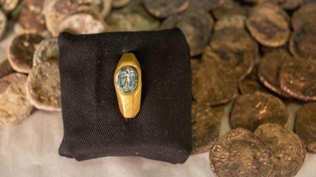 Israeli archaeologists find treasures in ancient shipwrecks - Vimarsana News