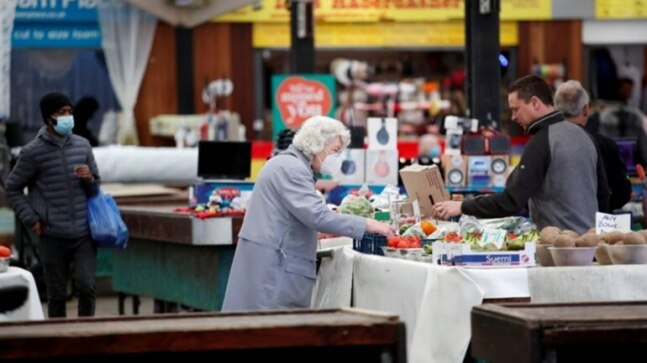 UK records 122,186 Covid cases amid ‘glimmer of Christmas hope’