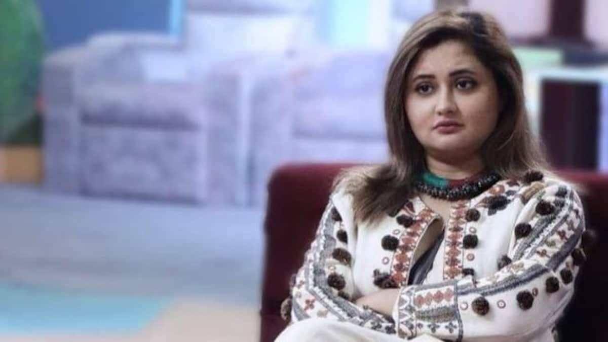 Bigg Boss 15 Grand Finale Written Update: Rashami Desai becomes first  finalist to get evicted - Television News
