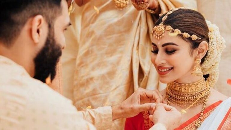 Actress Mouni Roy tied the knot with boyfriend Sooraj Nambiar