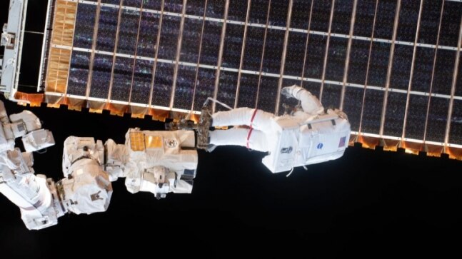 Two Russian astronauts to conduct first spacewalk of 2022, hang outside Space Station for 7 hours - Vimarsana News
