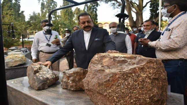 Hyderabad gets India's first Open Rock Museum, 35 varieties of rocks on display - Vimarsana News