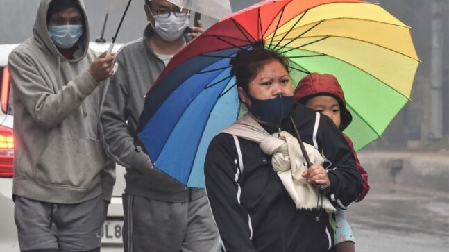 Rains in Delhi, maximum temperature drops to 15.7 degrees Celsius - season's lowest