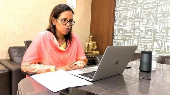 Varsha Gaikwad intervenes to provide study leave for award-winning teacher - Vimarsana News