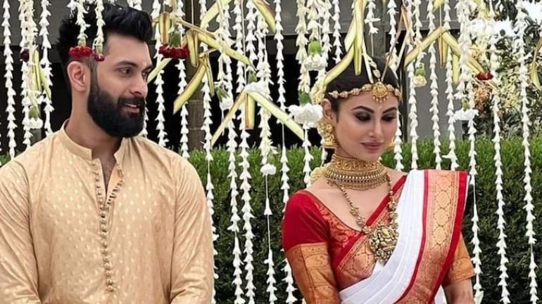 Suraj Nambiar is floored by South Indian bride Mouni Roy. Fans love the way he looks at her - Television News