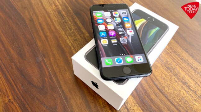 This new iOS 15.2 bug can freeze and crash your iPhone, claims security researcher - Vimarsana News