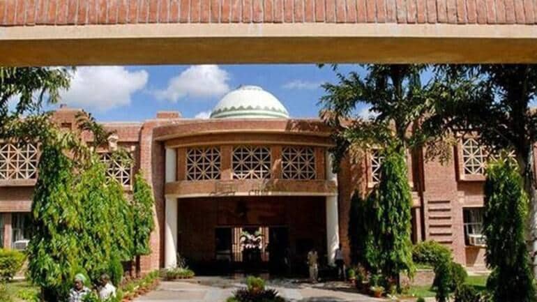 IIM Lucknow launches advanced management programme in financial services and capital markets