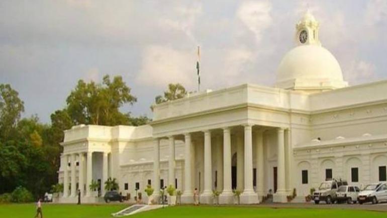 IIT Roorkee sign MoU with this foundation to improve road safety in India