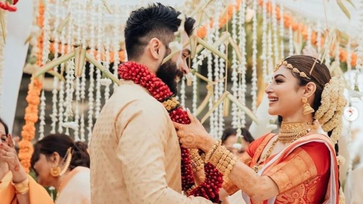 Mouni Roy is determined to put varmala around Suraj Nambiar's neck ...