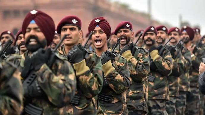 Special Forces commandos march during the rehearsal for the upcoming Republic Day parade