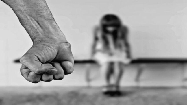 Gurugram: 34-year-old woman attacked, molested by neighbour; accused absconding - Vimarsana News