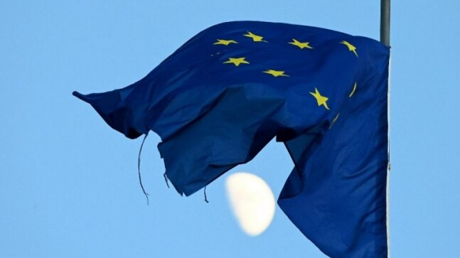 EU to slap Russia with sanctions today amid looming threat of Ukraine invasion